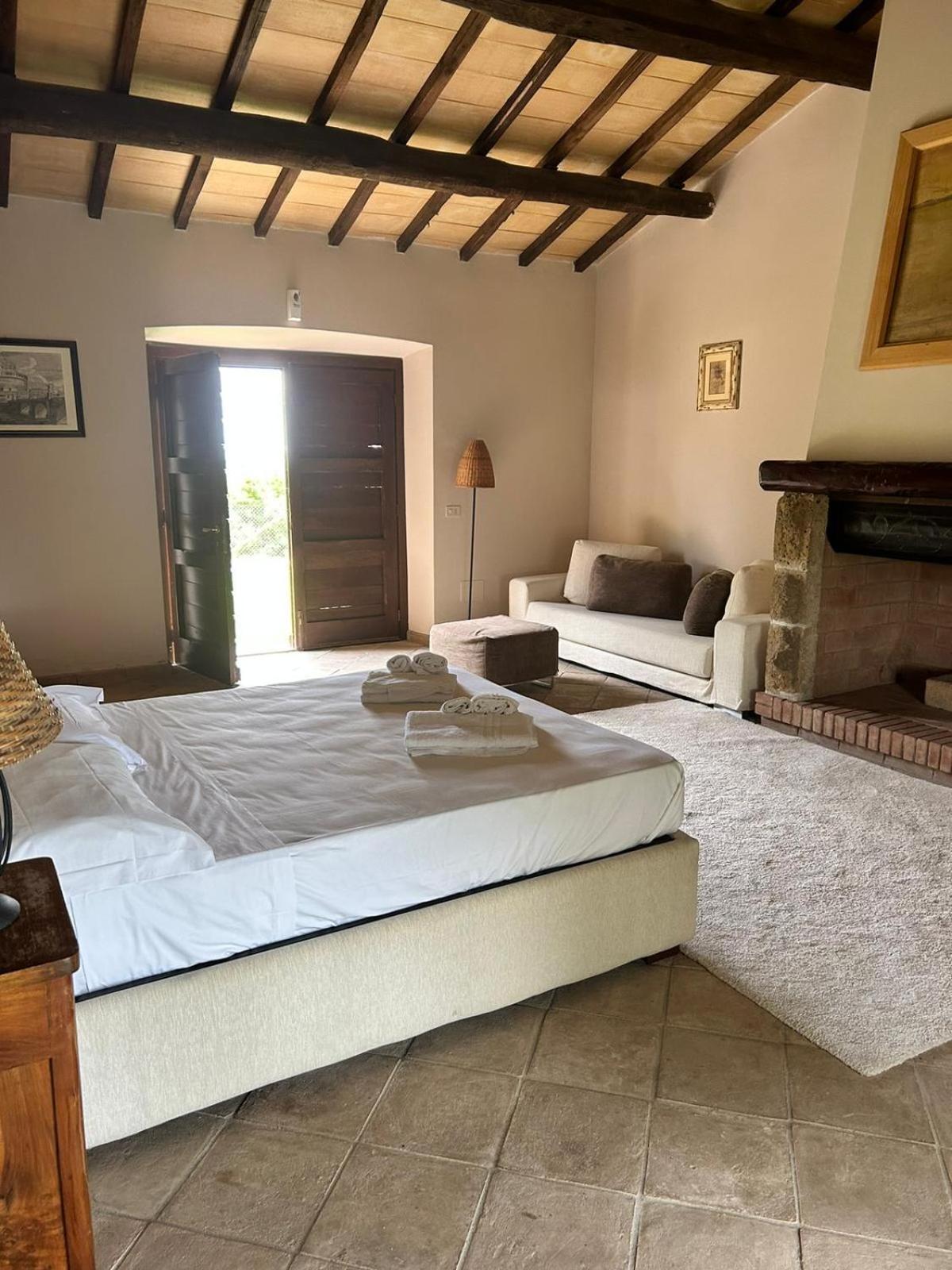 Agriturismo Cerrosughero Canino Extérieur photo